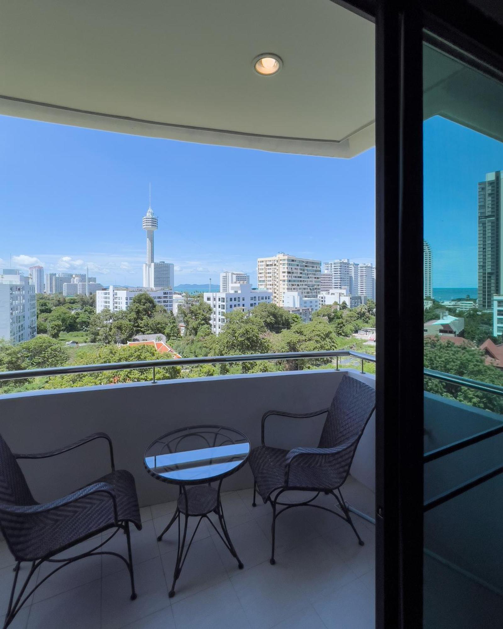 Sirin Exclusive Hotel And Residence Pattaya Exterior photo